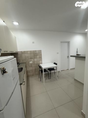 דירה, שדרות העצמאות 56, ניצנה, בת ים