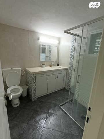 בית פרטי/ קוטג', הרצל 44, מרכז העיר, קרית אתא