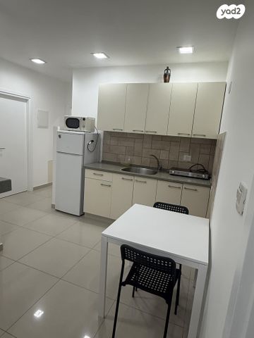 דירה, שדרות העצמאות 56, ניצנה, בת ים