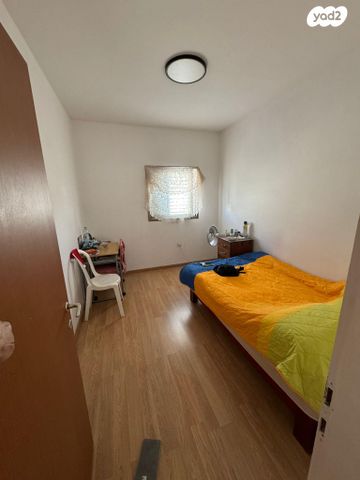 דירה, הרצל 79, לב העיר, בת ים