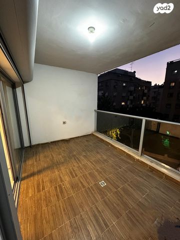 דירה, רמת הגולן 29, קרית שרת מזרח, חולון