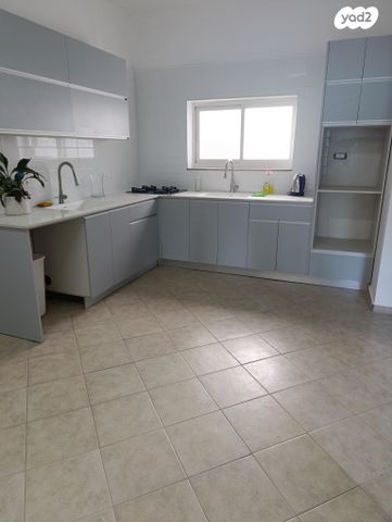 בית פרטי/ קוטג', הרצל 44, מרכז העיר, קרית אתא