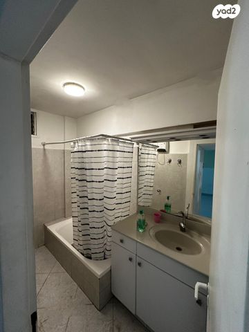 דירה, רמת הגולן 29, קרית שרת מזרח, חולון