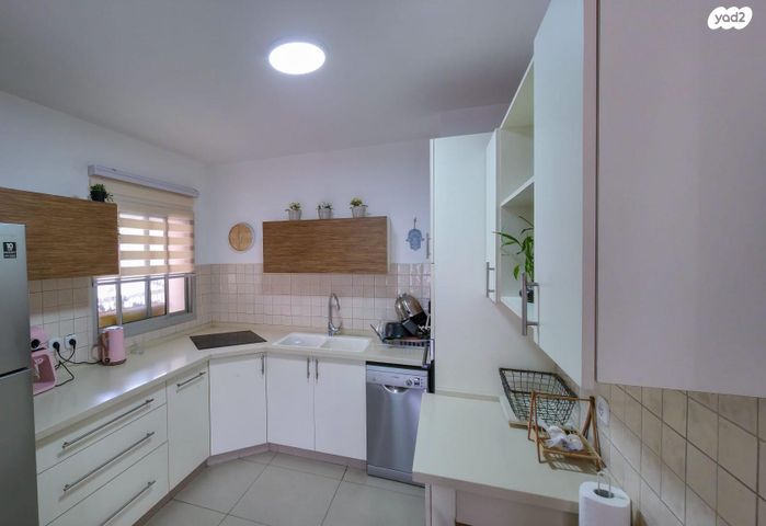 דירה, רמת הגולן 18, רובע ה', אריאל