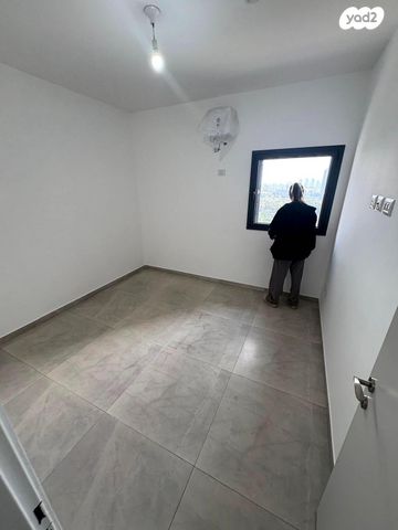 דירה, אמנון ליפקין שחק 8, נוף הטיילת, נתניה