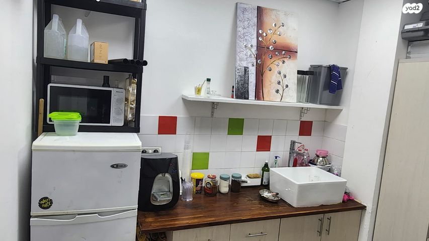 קליניקות, התע"ש 10, אזור תעשיה הישן, כפר סבא