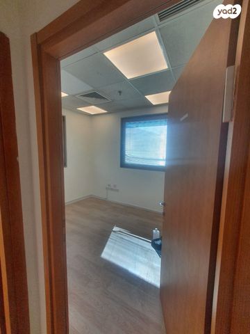 משרדים, ראול ולנברג 22, עתידים, אזור התעסוקה רמת החייל, תל אביב יפו