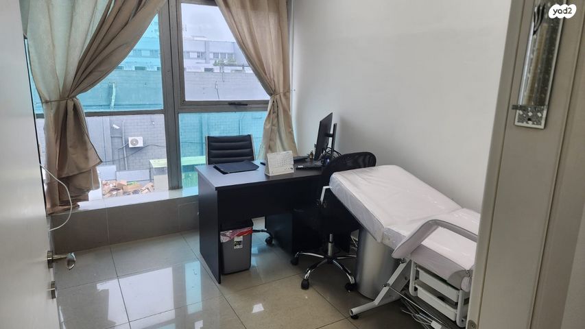 קליניקות, התע"ש 10, אזור תעשיה הישן, כפר סבא