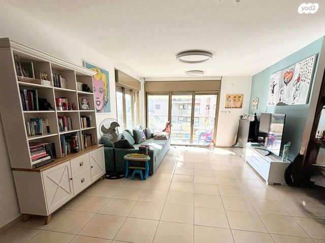 דירה, נווה גן, רמת השרון