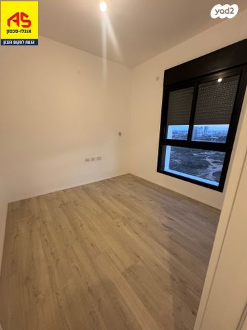 דירה, אמנון ליפקין שחק, נוף הטיילת, נתניה