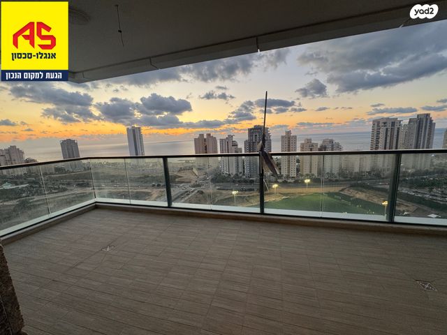 דירה, אמנון ליפקין שחק, נוף הטיילת, נתניה