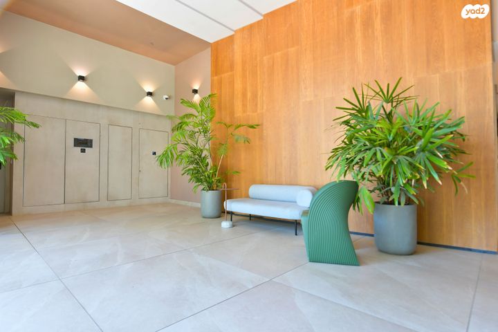 דירה, ענת גוב, צומת סביון, קרית אונו