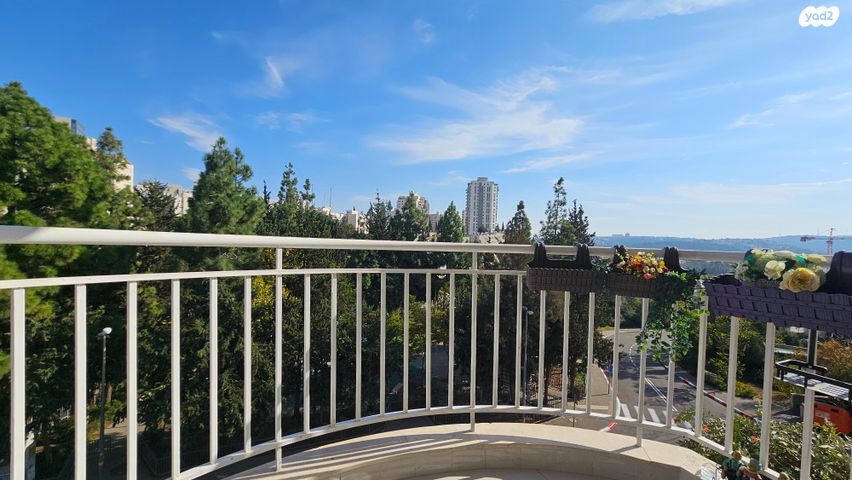 דירה, אריה ל. קובובי, רמת דניה, ירושלים