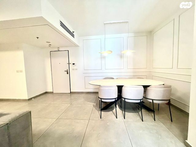 דירה, יעקב דורי, נאות שמיר, רמלה