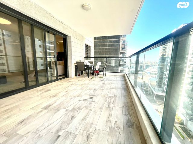 דירה, יעקב דורי, נאות שמיר, רמלה