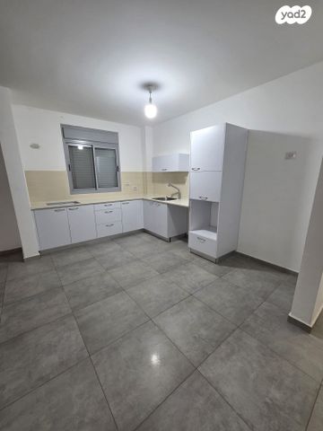 דירת גן, אשכולית 32, רמות הרכס, באר שבע