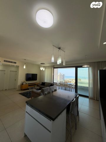 דירה, אריק איינשטיין, הקריה מע"ר, אשדוד