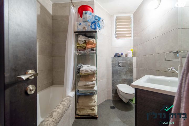 גג/ פנטהאוז, שדרות בן גוריון 22, בן גוריון, חולון