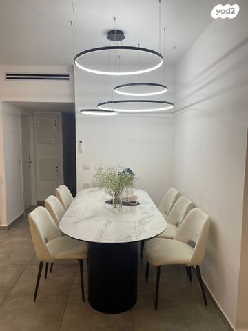 דירה, שיר השירים, גן יבנה מערב, גן יבנה