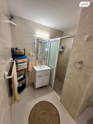 דירה, האילן, מנחם בגין, עכו