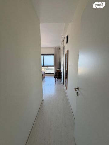 דירה, אריק איינשטיין, הקריה מע"ר, אשדוד