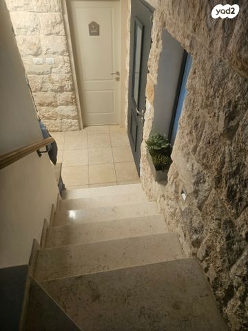 דו משפחתי, מעוז חיים