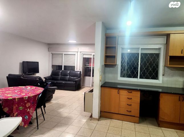 דירה, דרך הציונות, גבעת הסלעים, ראש העין