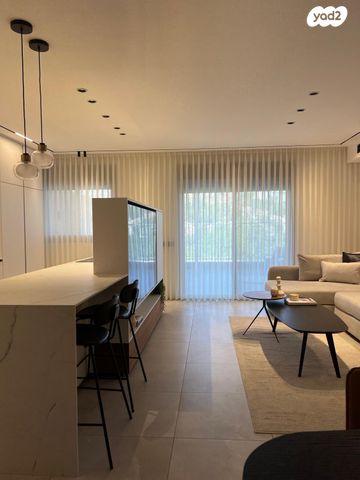 דירה, אדמונד סחייק, מלחה, מנחת, ירושלים