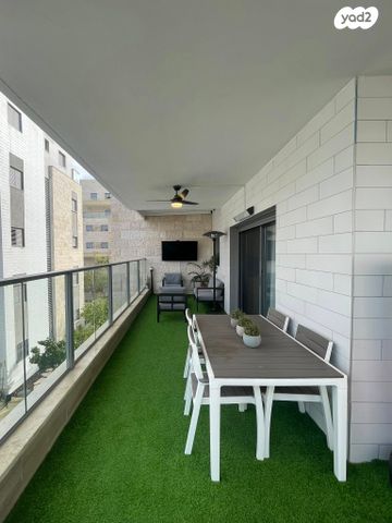 דירה, רמת נבון . הר כרמי, כרמיאל