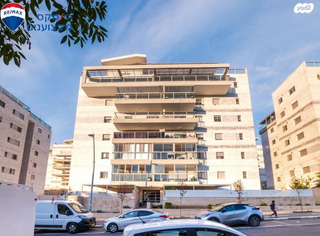 דירה, שער הגיא, יקנעם עילית