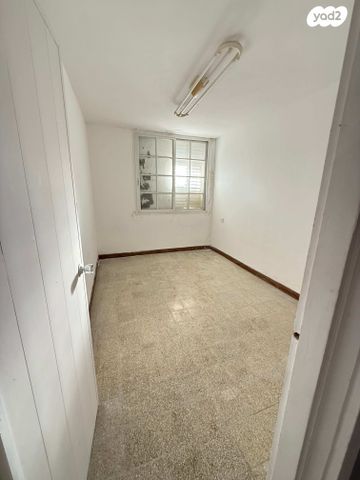 דירה, החרמון, עכו