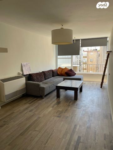 דירה, יהודה לייב פינסקר, רמב"ם, ראשון לציון