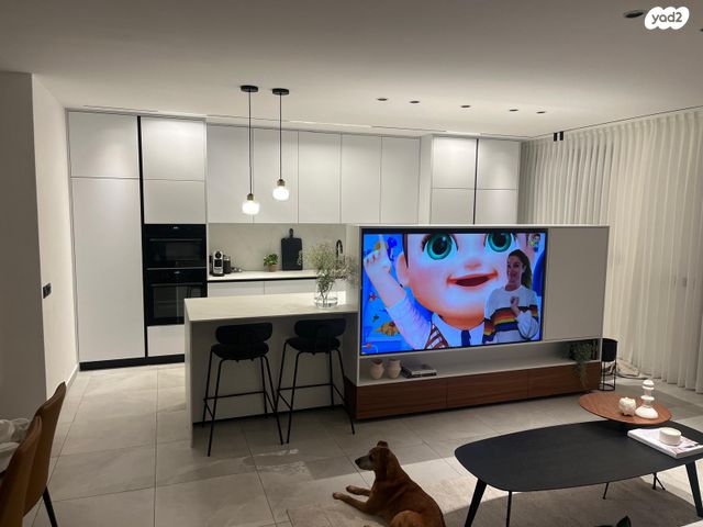 דירה, אדמונד סחייק, מלחה, מנחת, ירושלים