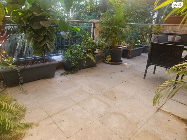 דו משפחתי, מעוז חיים