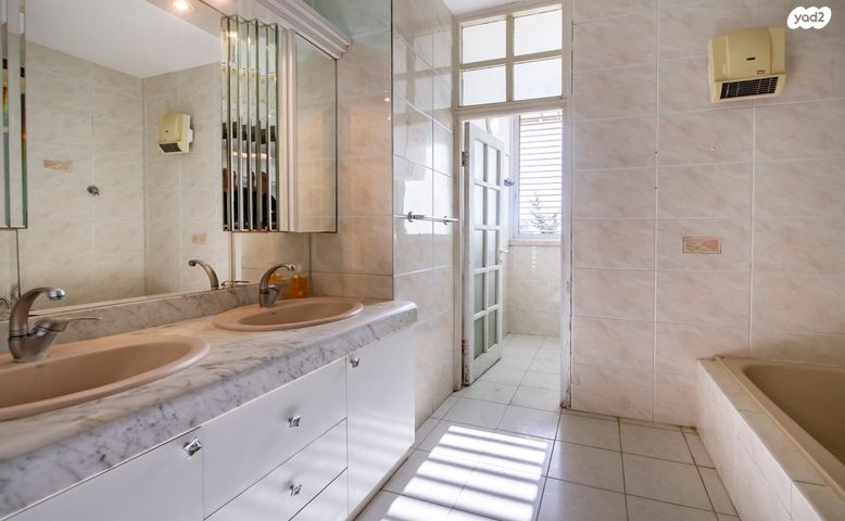 גג/ פנטהאוז, פרוג 11, רמת ורבר, פתח תקווה