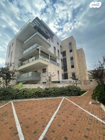 דירה, רמת נבון . הר כרמי, כרמיאל