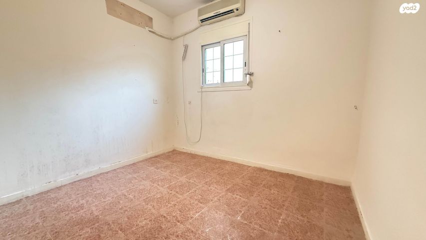 דו משפחתי, מעלה הנרקיסים, אילנות, מעלות תרשיחא