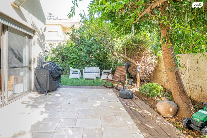 בית פרטי/ קוטג', מתחם 19 - 20 (מתחם הפרחים), הוד השרון