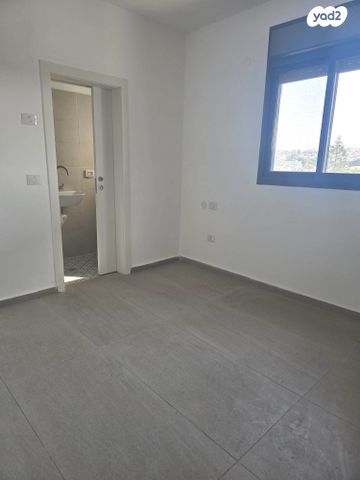 דירה, אביב, ראש העין