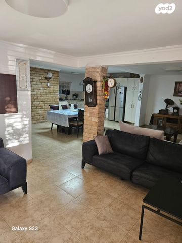 דו משפחתי, שיכון ג, טבריה