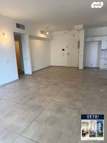 דירה, יצחק שמיר 14, רמת הדר, גבעת שמואל