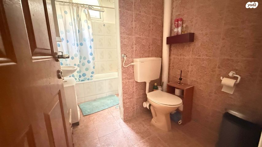 דו משפחתי, מעלה הנרקיסים, אילנות, מעלות תרשיחא