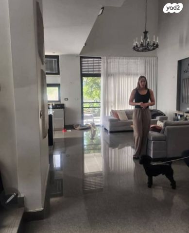 דו משפחתי, ד"ר אבא אחימאיר, רשפים, גדרה