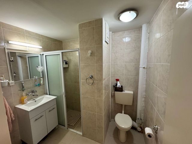 דירה, האילן, מנחם בגין, עכו