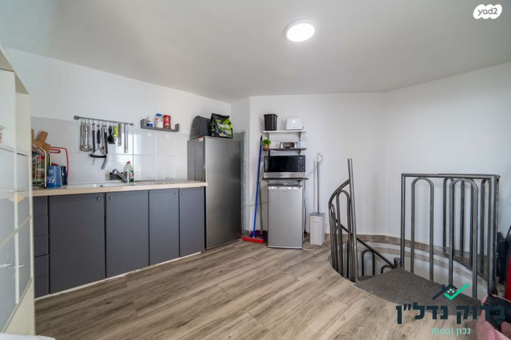 גג/ פנטהאוז, שדרות בן גוריון 22, בן גוריון, חולון