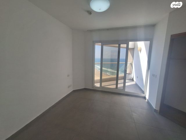 דירה, דרך בן גוריון 99, בת ים