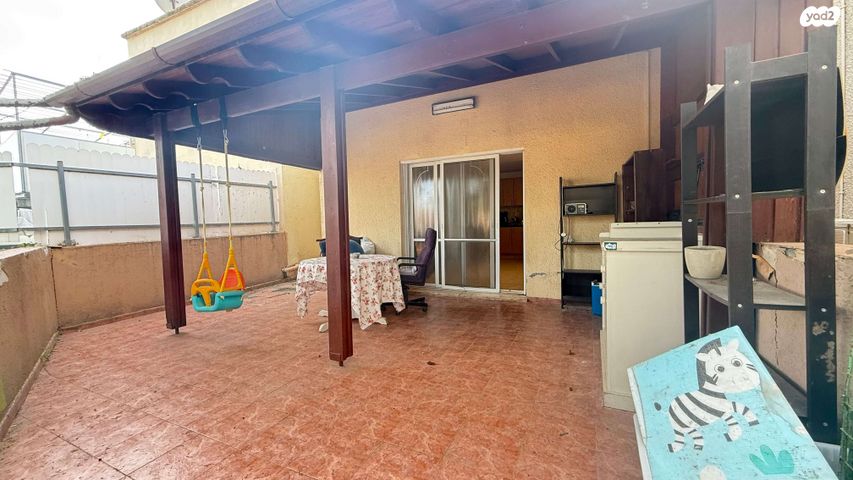 דו משפחתי, מעלה הנרקיסים, אילנות, מעלות תרשיחא