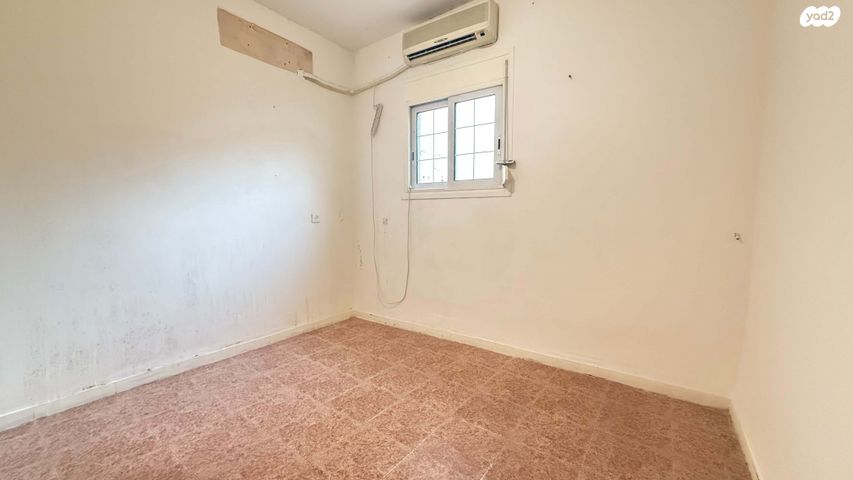 דו משפחתי, מעלה הנרקיסים, אילנות, מעלות תרשיחא