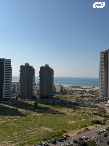 דירה, אריק איינשטיין, הקריה מע"ר, אשדוד