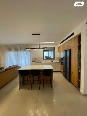 דירה, רמת נבון . הר כרמי, כרמיאל